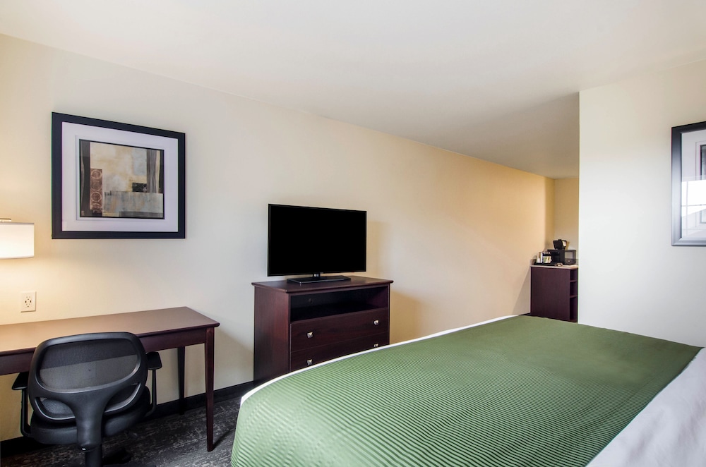 Cobblestone Hotel and Suites Torrington 7/37