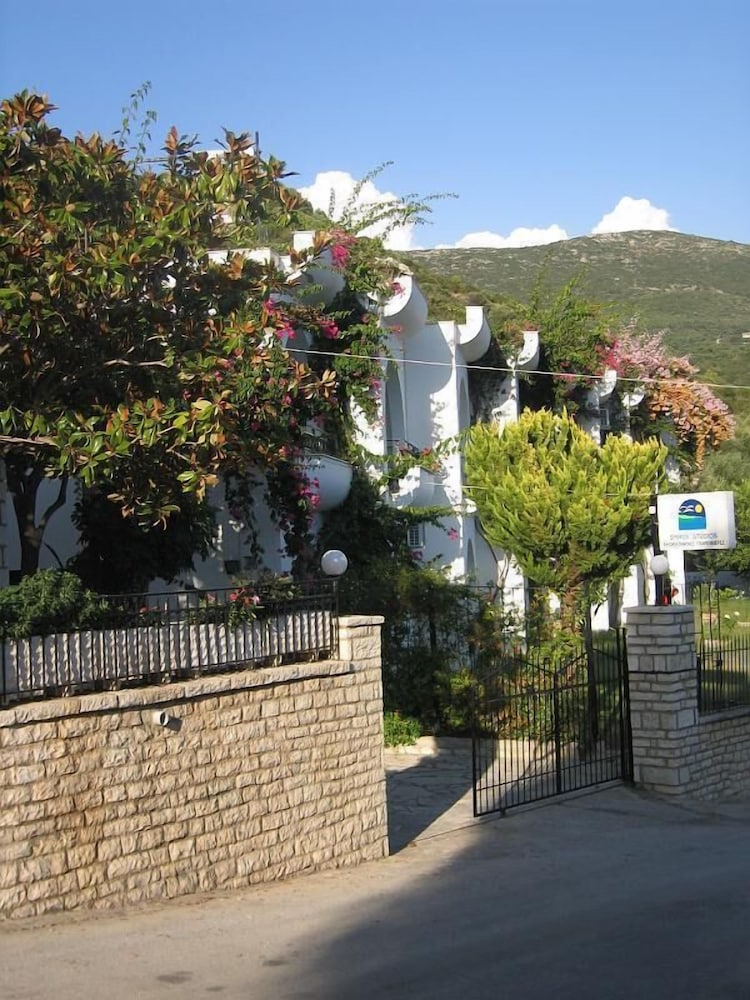 Spiros Studios 21/30
