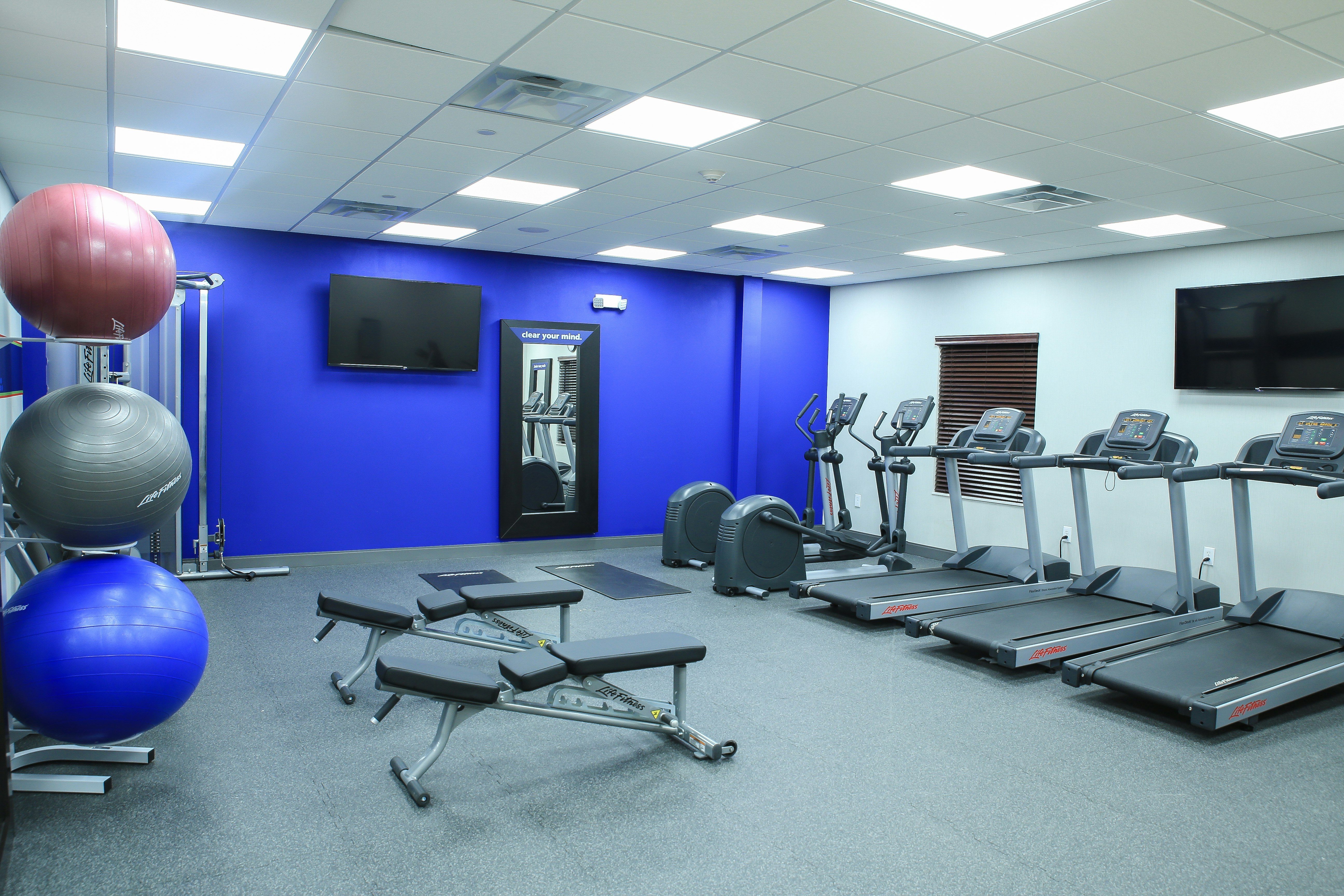 Hampton Inn And Suites Mount Laurel Moorestown 15/28