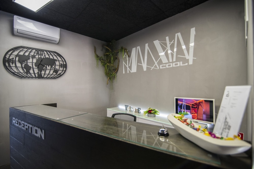 COOL ROOMS ZAGREB AIRPORT 4/62