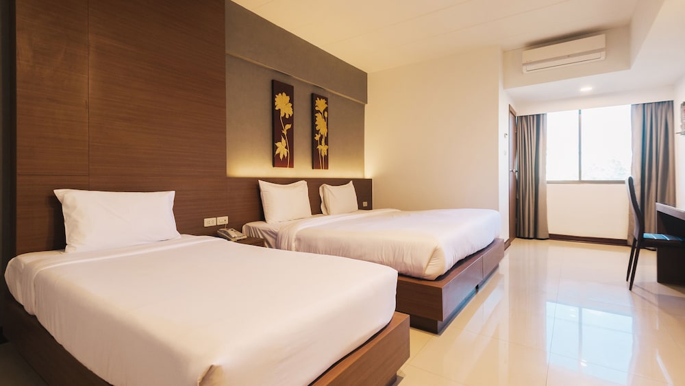 B2 Chang Phueak Gate Premier Hotel 7/31