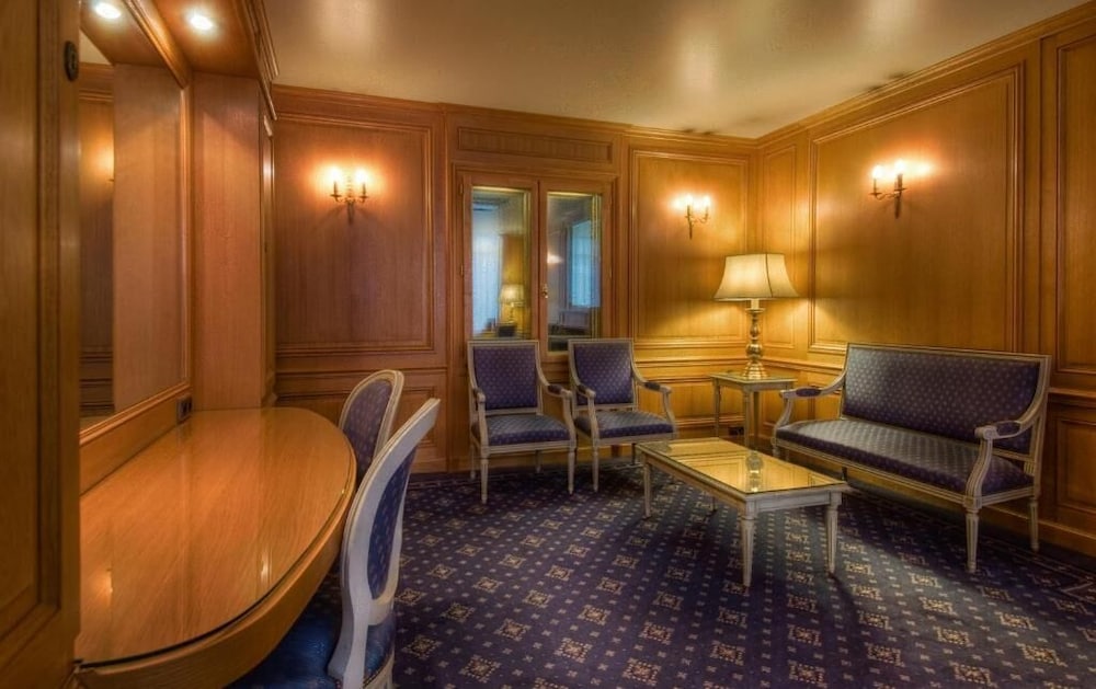 Hotel Baudelaire Opera 64/72