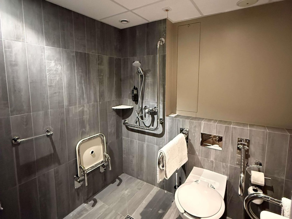غرفة بسريرين منفصلين لذوي الإعاقة، Ibis Poznan Centrum 5/8