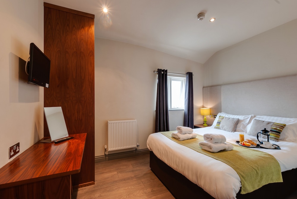 Base Serviced Apartments - City Road 10/35