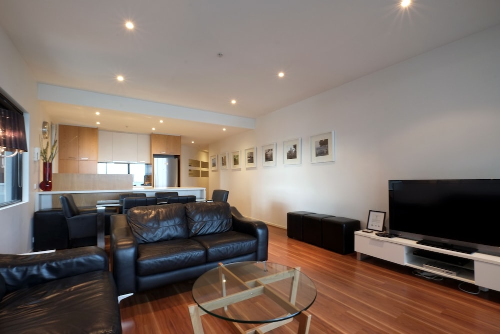 ACD Apartments 43/66