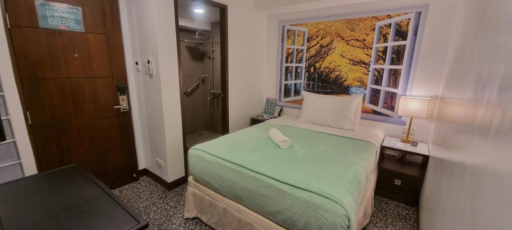 One Cristina Suites 35/49