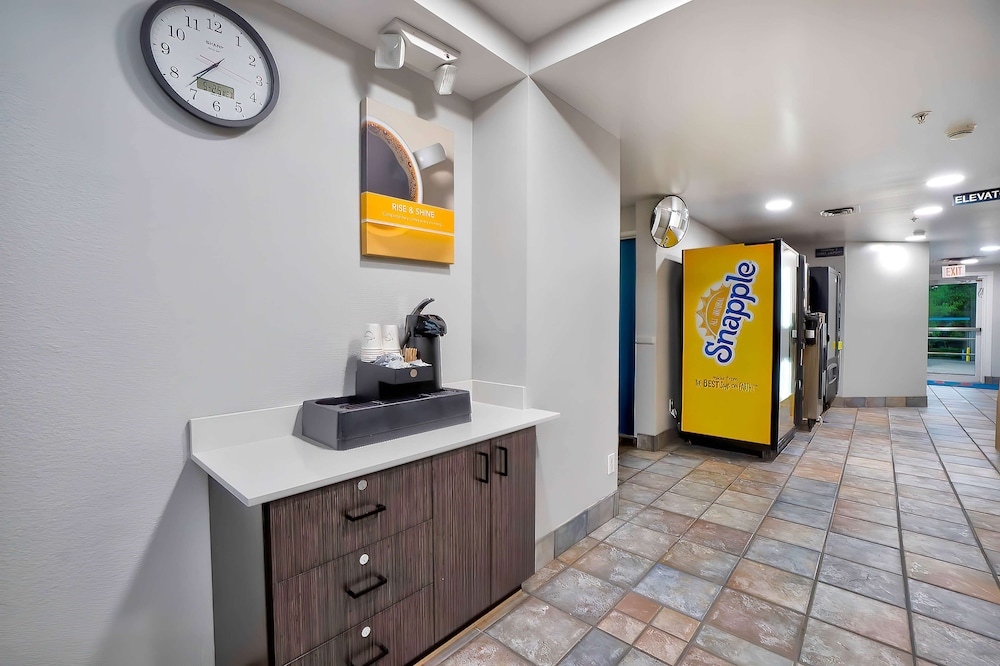 Motel6 Benbrook, TX - Fort Worth 6/38