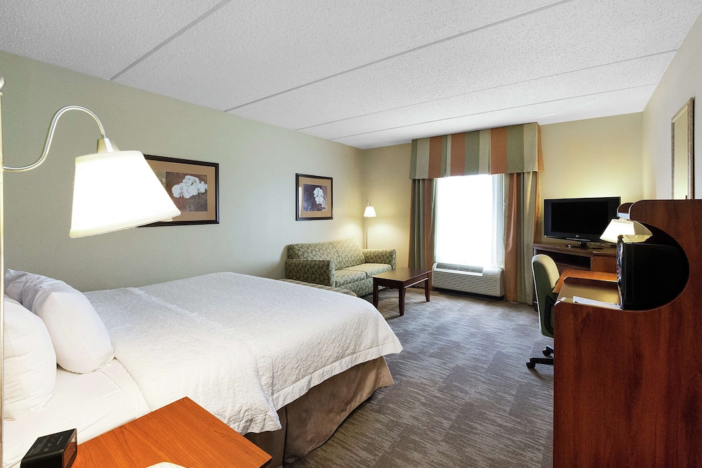 Hampton Inn & Suites Blairsville 16/45