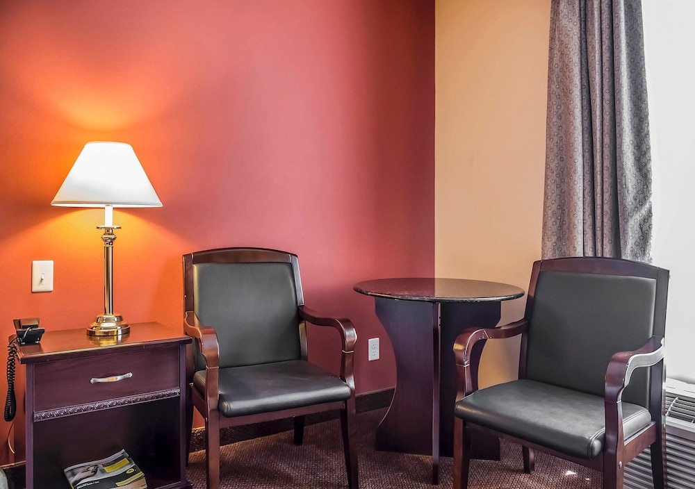 Quality Inn Orleans, ON 36/53