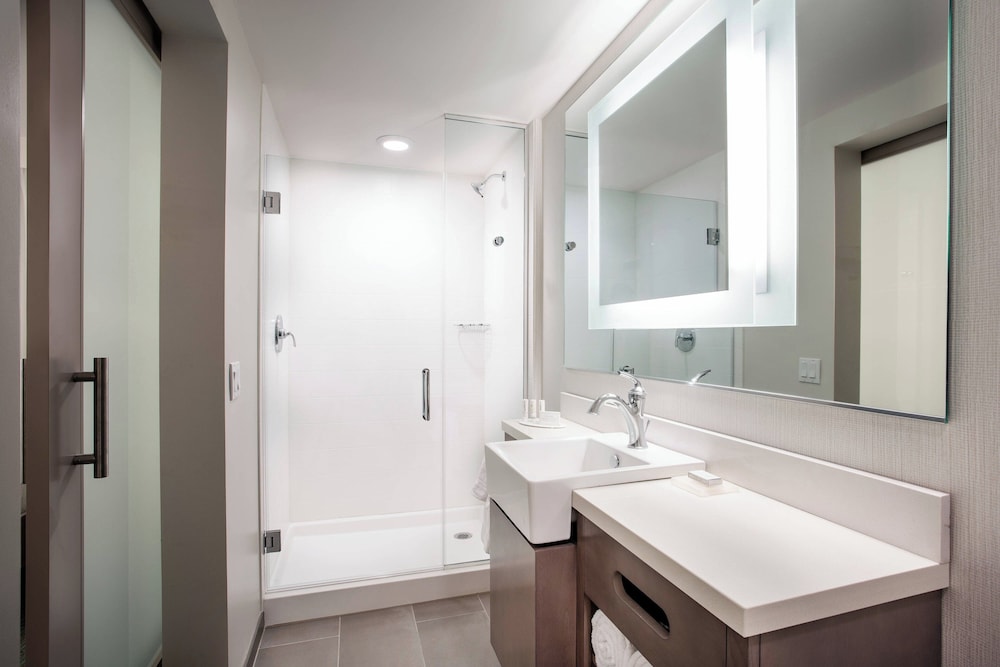 Studio, Suite, King Bed, Bay View, Sofa