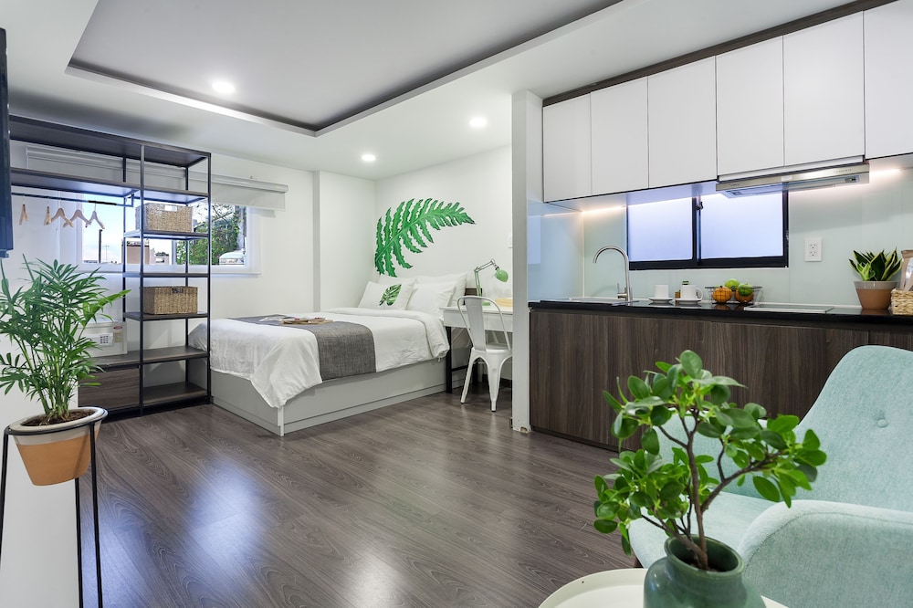 La Regatta Boutique Residences 1/72