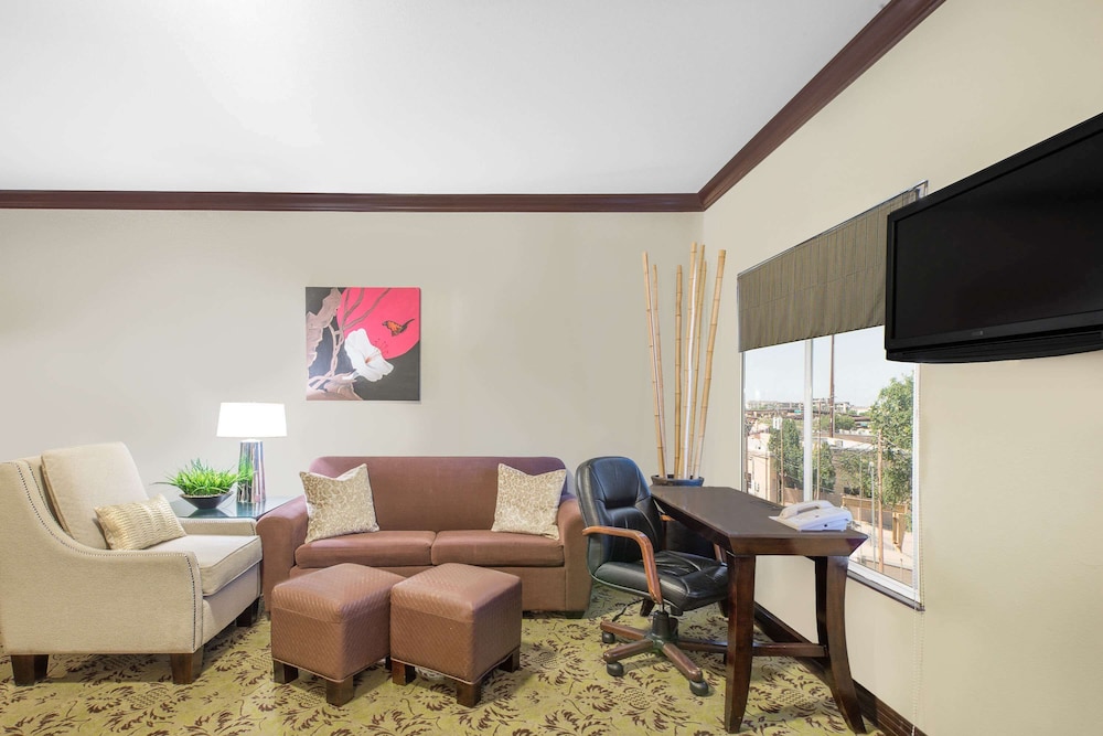 Hawthorn Suites by Wyndham Lubbock 78/92