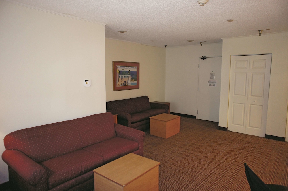 La Quinta Inn And Suites By Wyndham Tampa Brandon West 39/53
