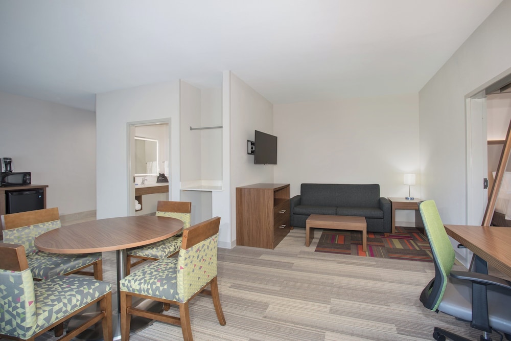 Holiday Inn Express Slidell 52/73