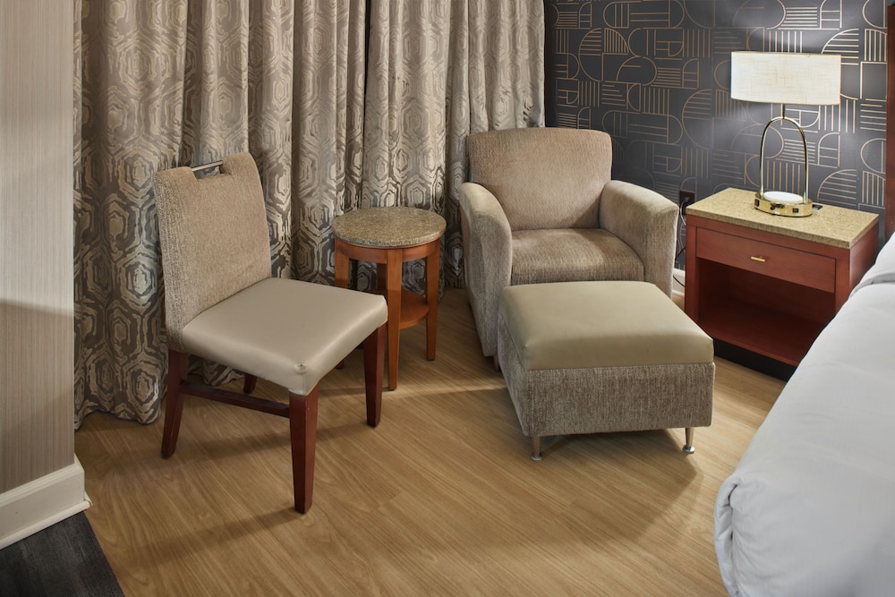 DoubleTree by Hilton Akron Fairlawn 31/50