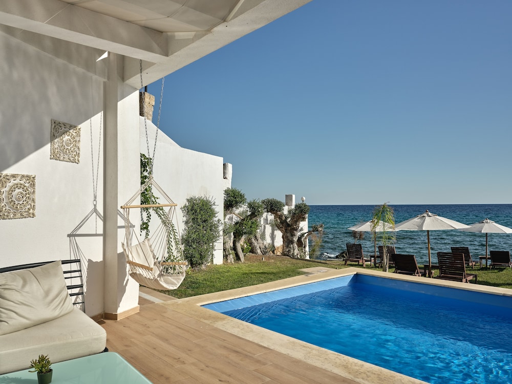 Cavo Orient Beach Hotel 43/50