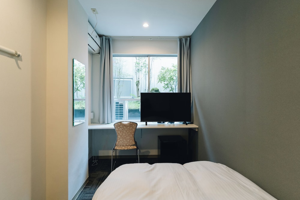 Hotel Kobayashi 2/10