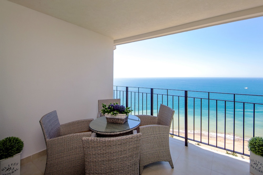 Grand Venetian Condominium 24/50