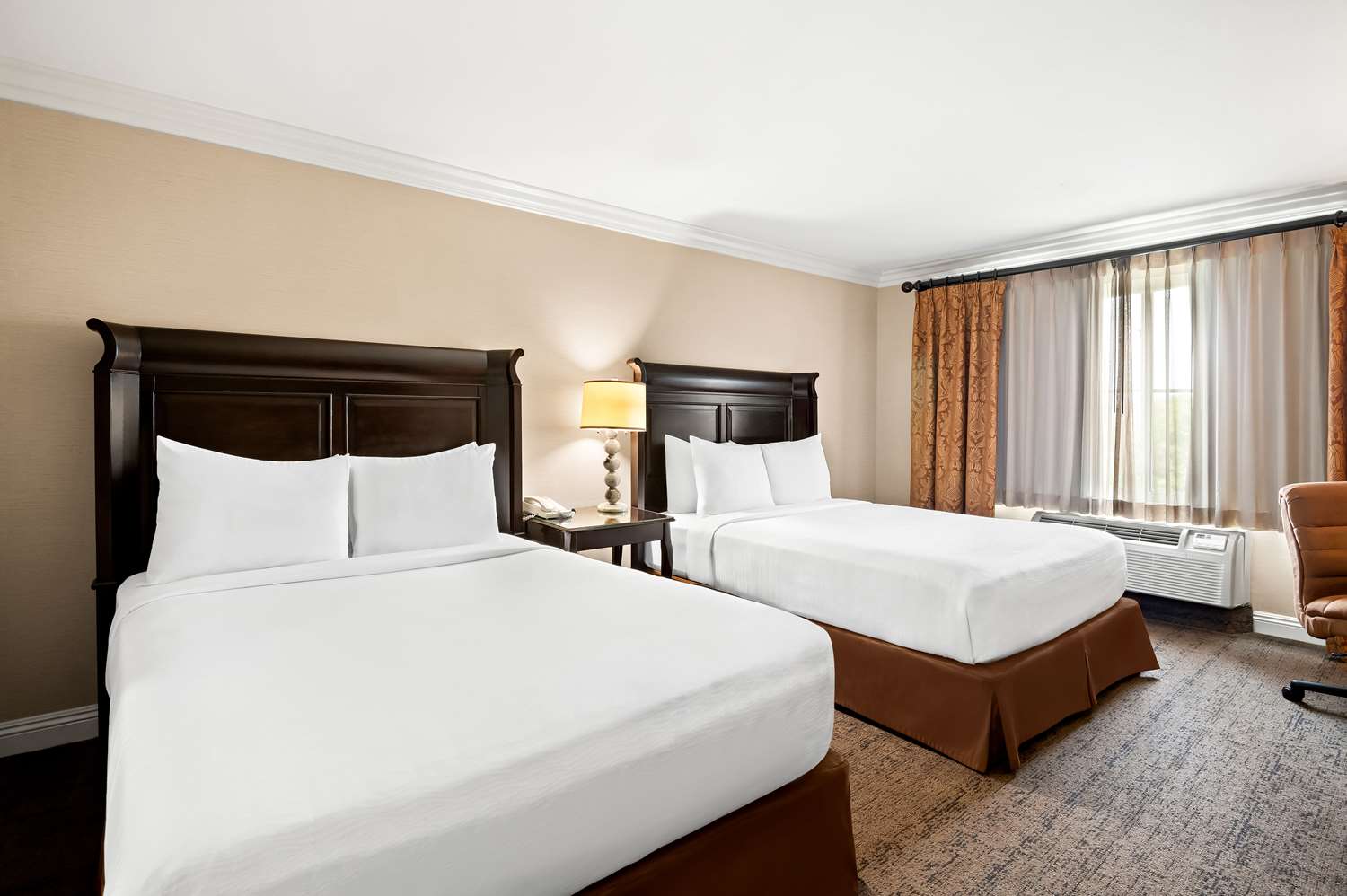 غرفة بسريرين كوين، Best Western Ontario Mills 2/3