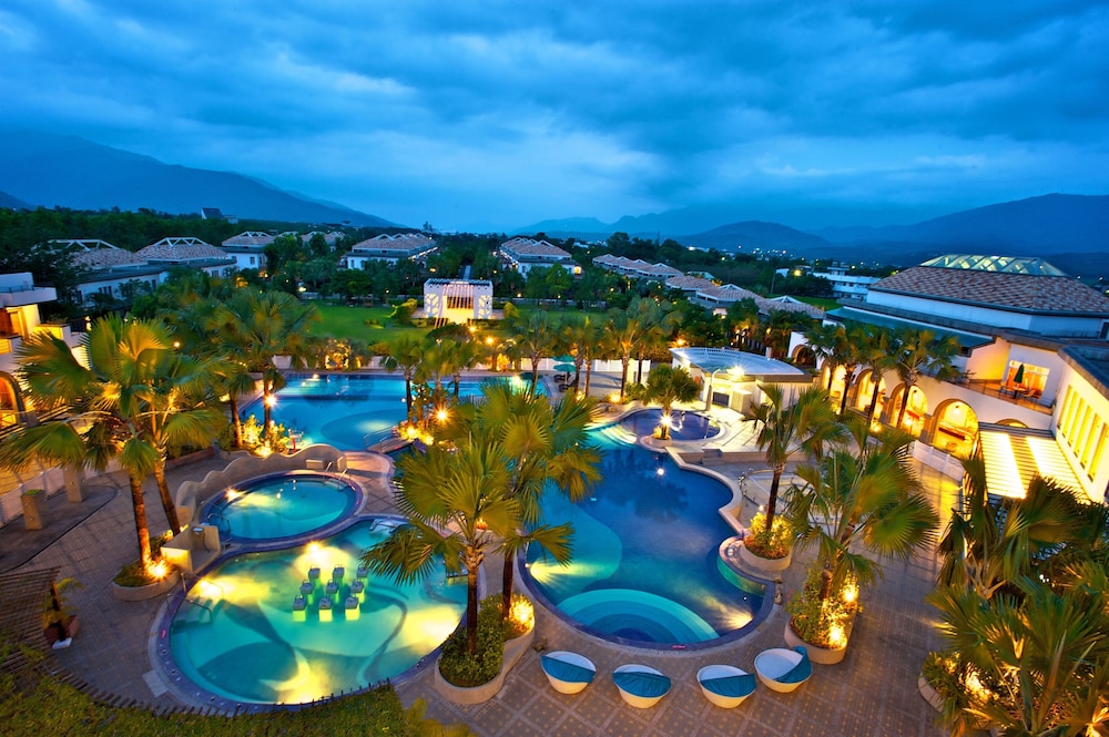 Papago International Resort 70/76