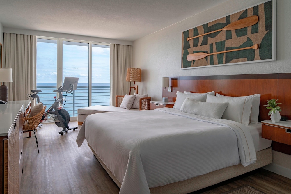 PREMIUM, KING BED, OCEAN VIEW
