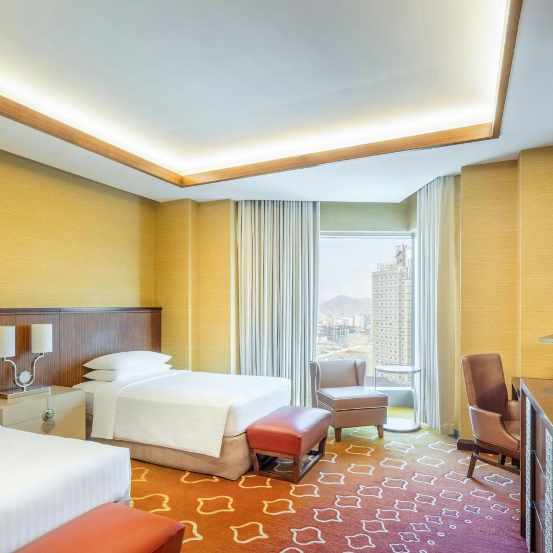 Guest Room, Deluxe, Twin Beds, City View