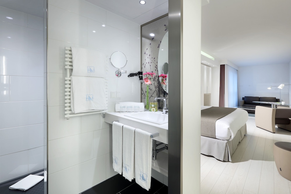 Eurostars Book Hotel 15/75