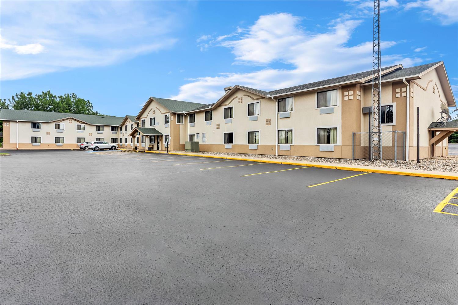 Quality Inn & Suites Howe - Sturgis 31/33