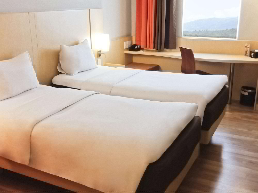 Ibis Padang 15/51