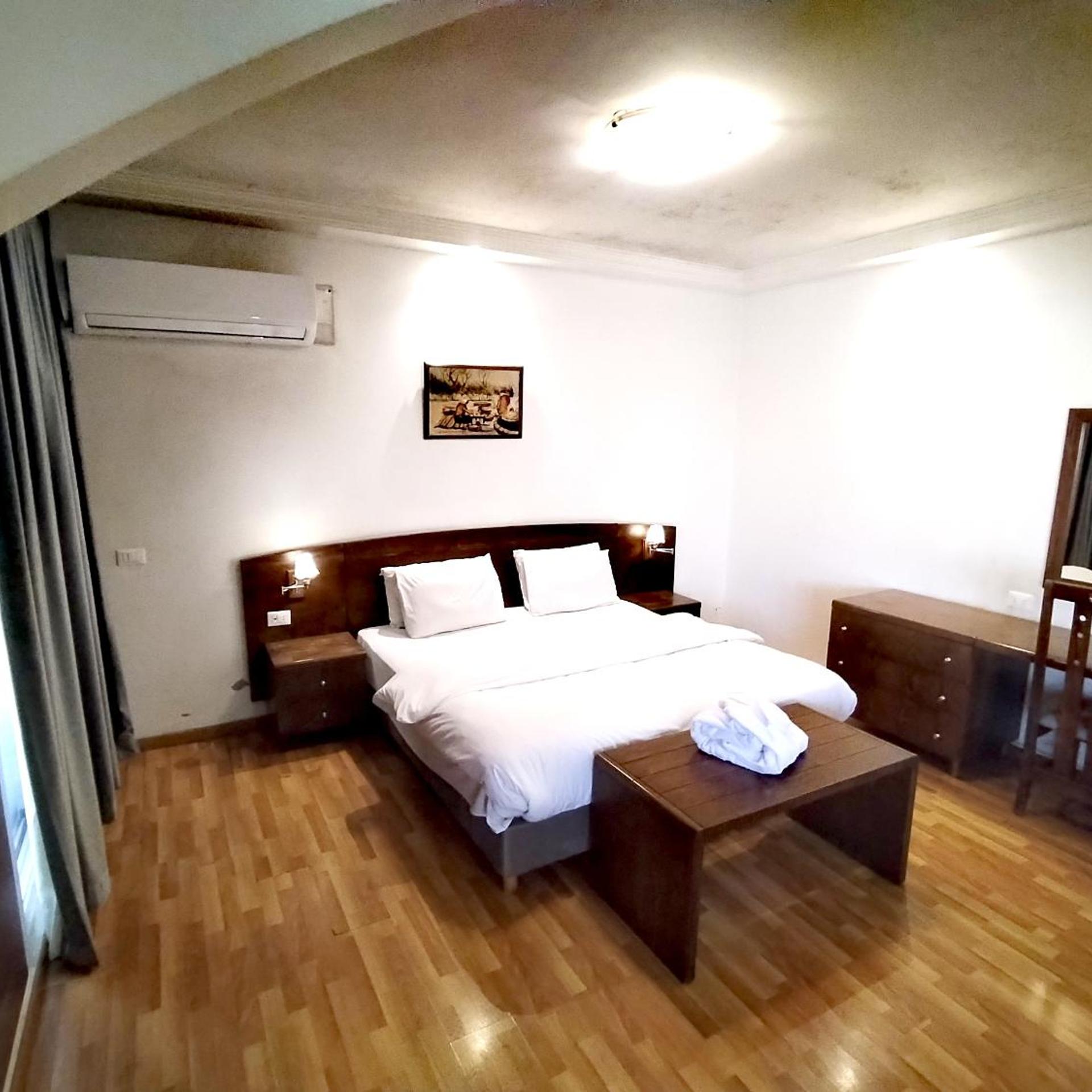 White House Suites 17/58
