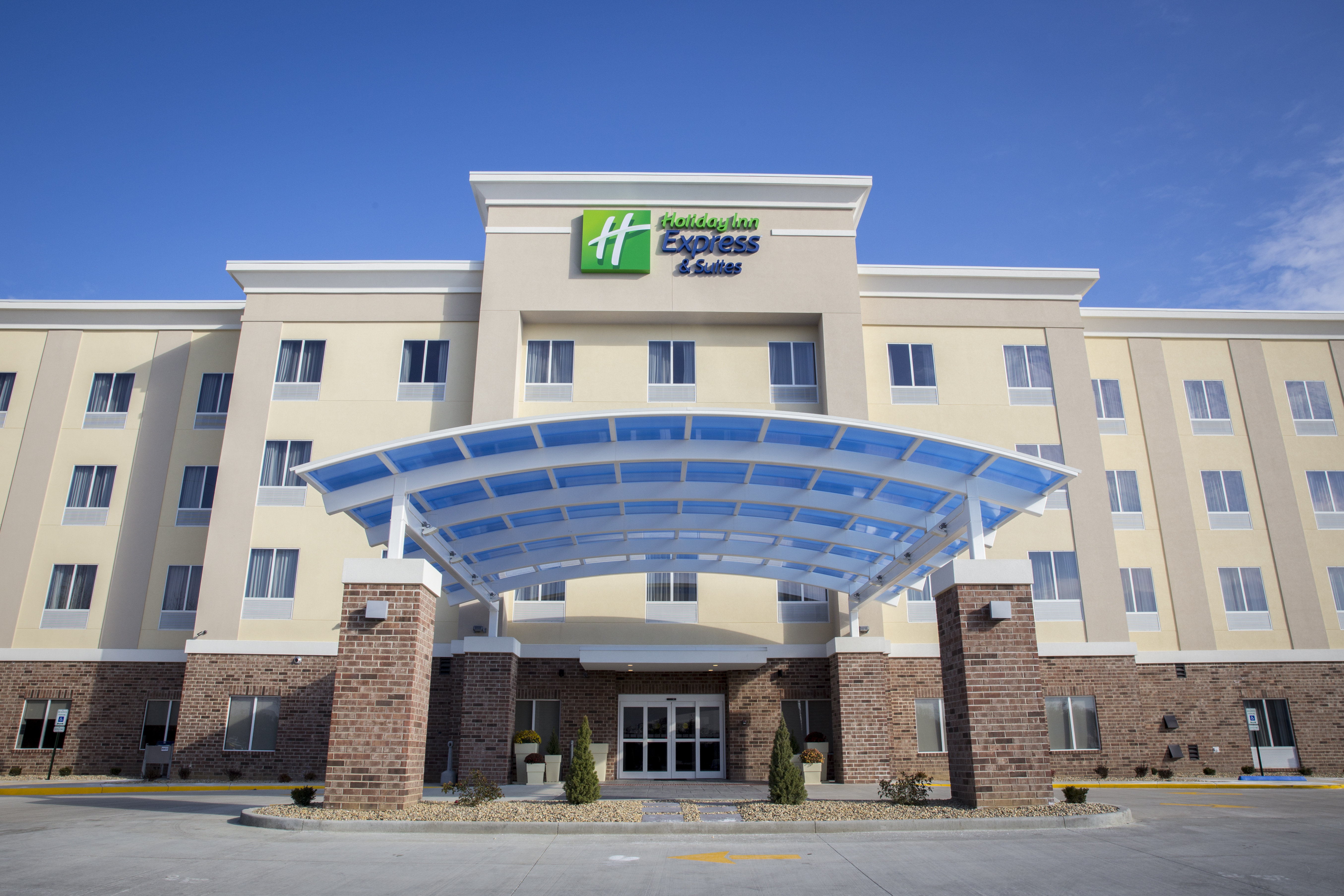 Holiday Inn Express Suites Edwardsville 2/45