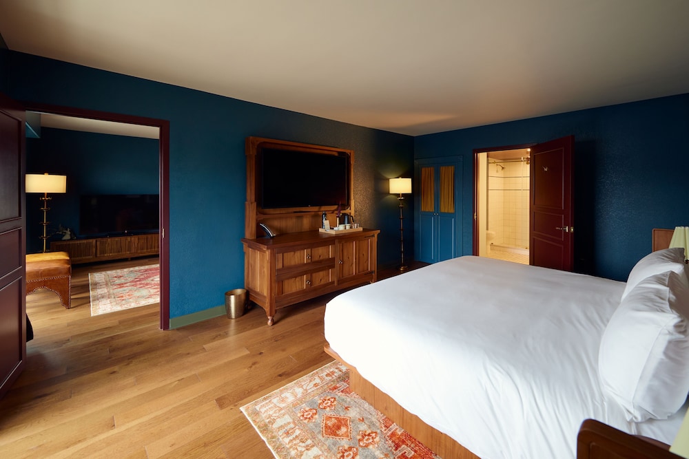 CHALET, SUITE