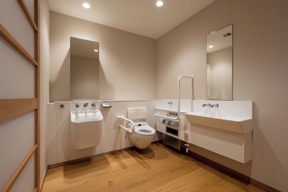 ROOM, TWIN BEDS
