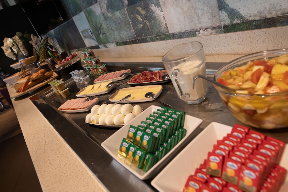 ibis Styles Clermont Ferrand Le Brezet Aeroport 44/69