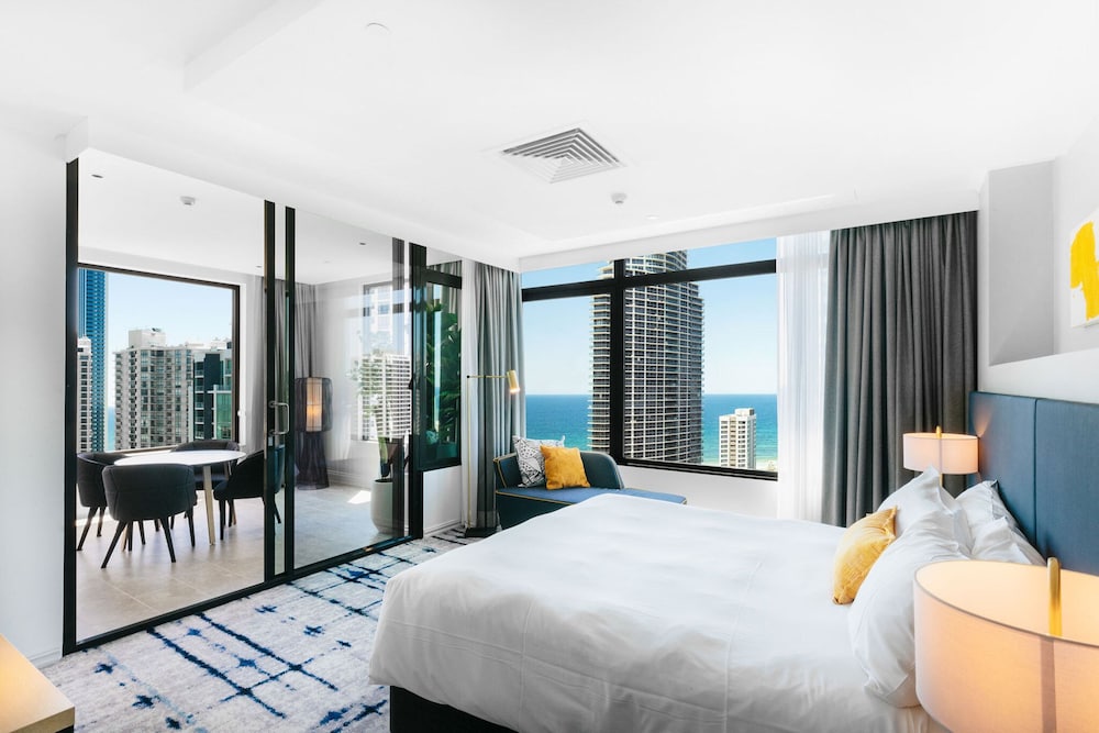 voco Gold Coast 13/67