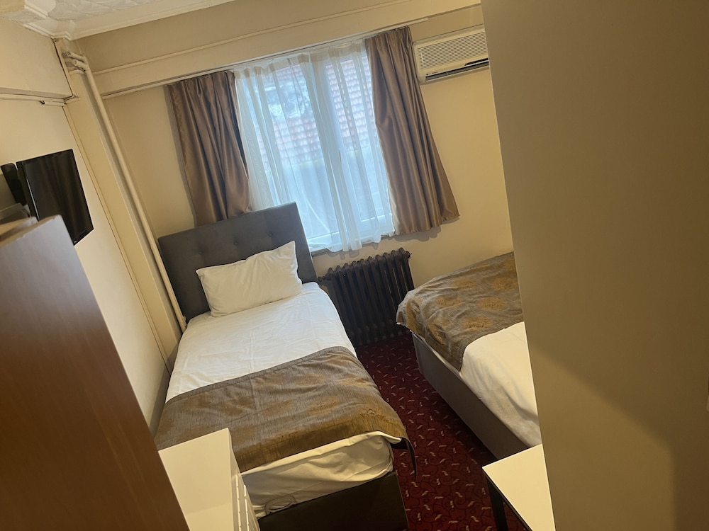 Istanbul Paris Hotel And Hostel 19/74
