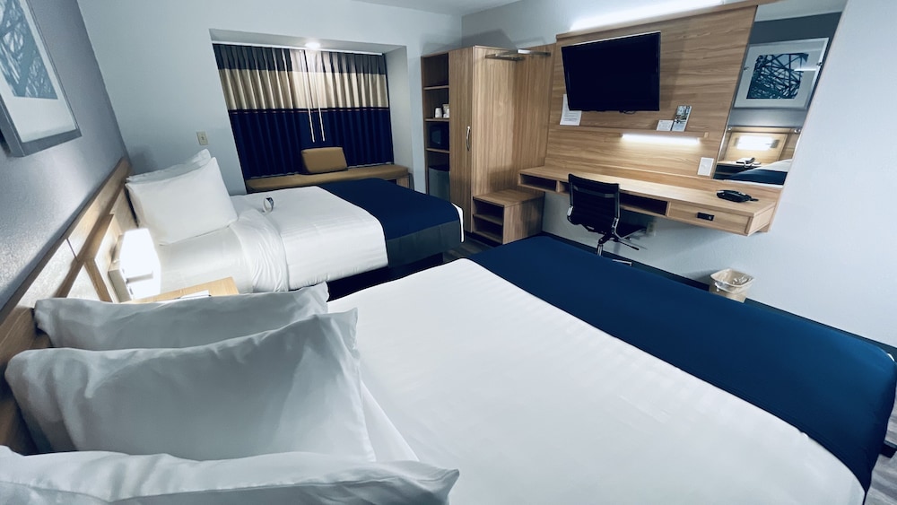 ROOM, 2 QUEEN BEDS, ACCESSIBLE