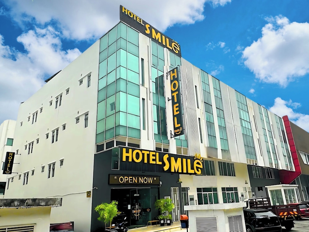 Smile Hotel Subang Airport 1/15