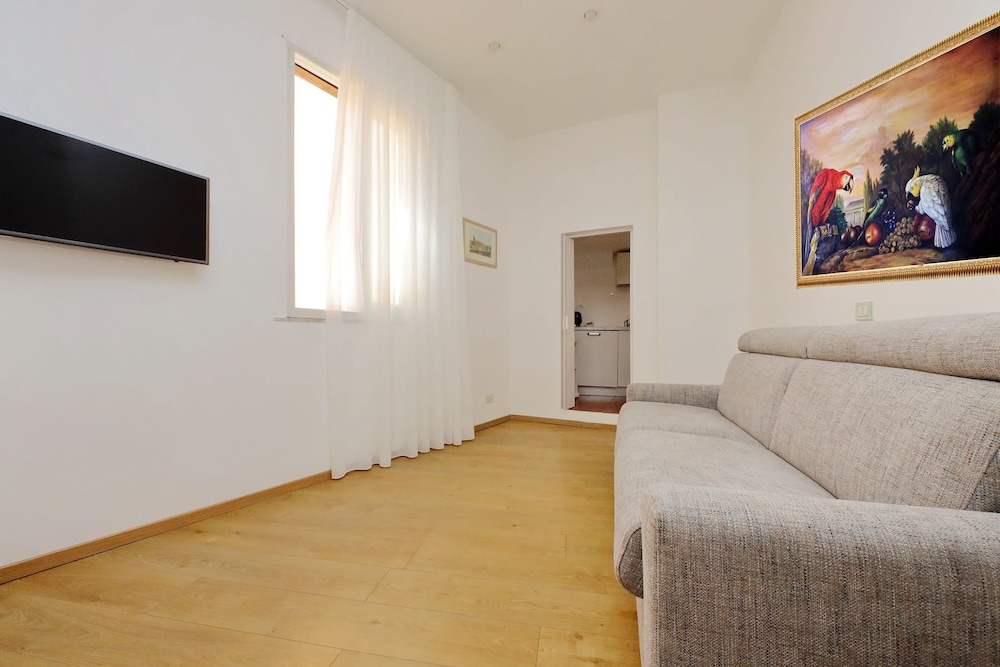 Trevi Rome Suite 25/50