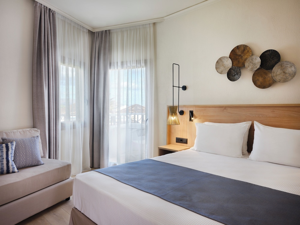 Atlantica Ocean Beach Resort 16/64