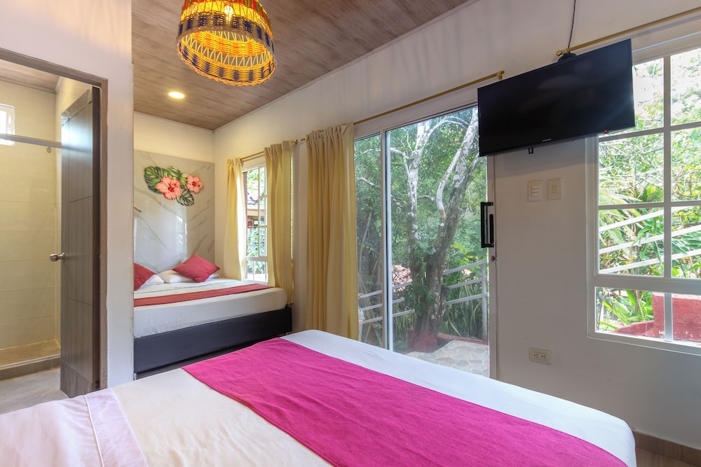 DELUXE, CABIN