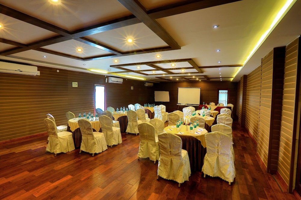 JalMahal Resort &amp; Spa 61/72