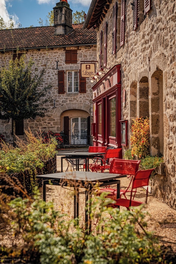 AUBERGE DE LA TOUR 36/40