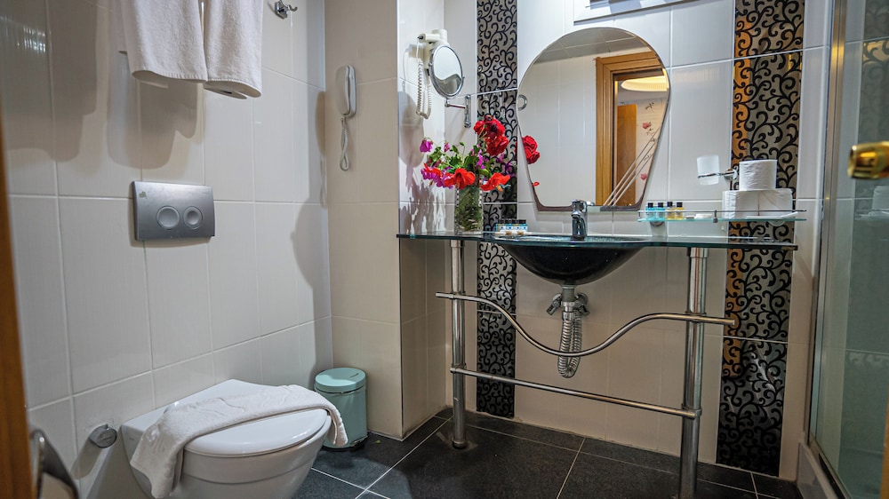 Orsmaris Boutique Hotel 48/50