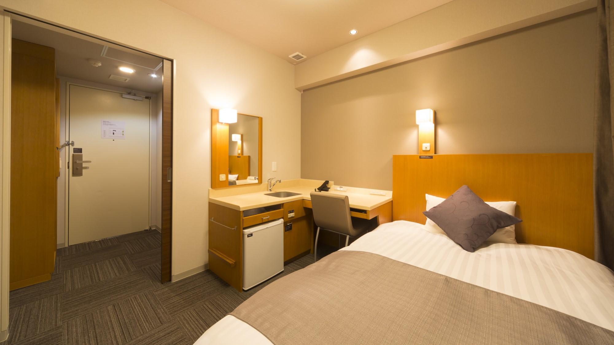 Semi Room, Standard, Semi Double Bed, Smoking
