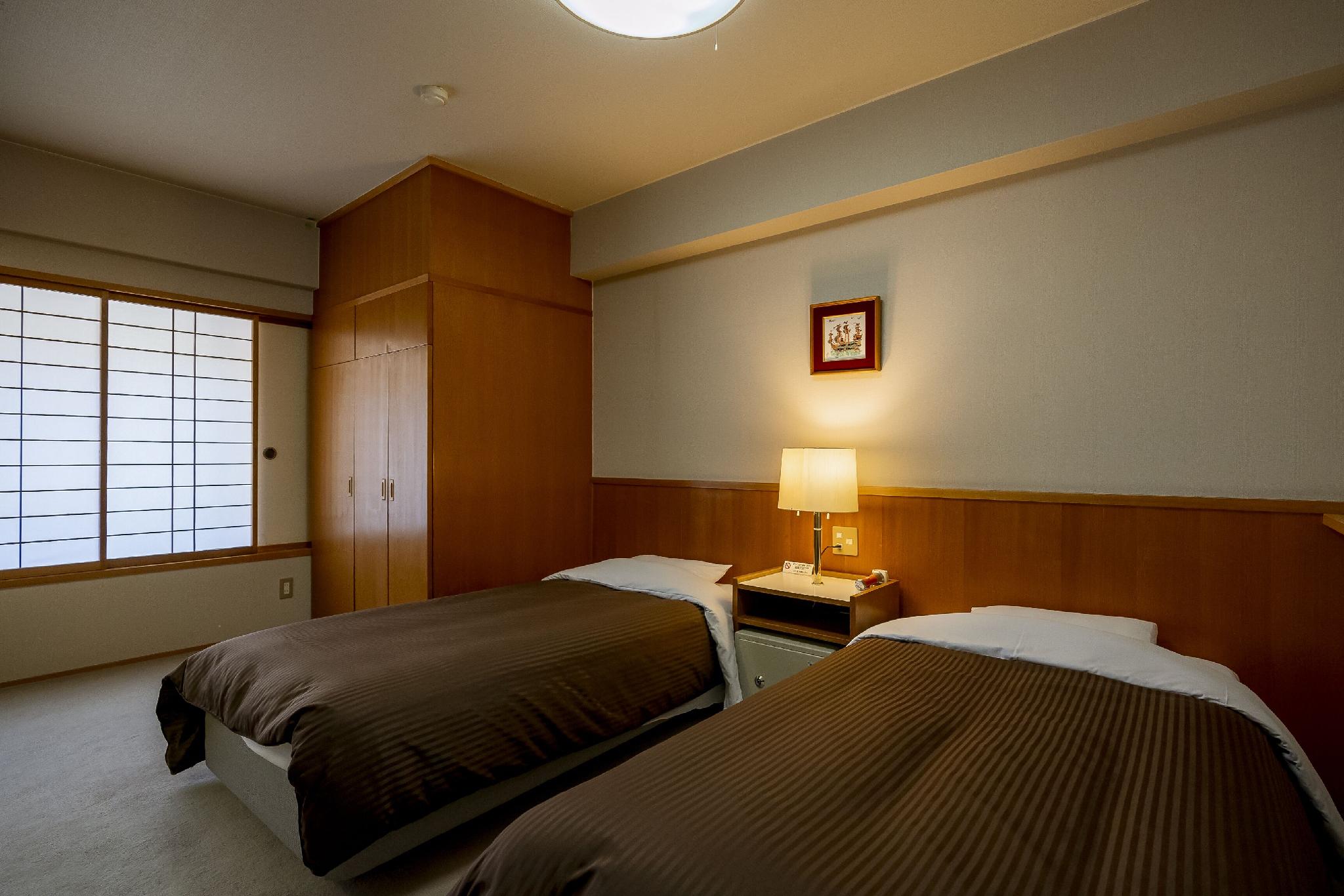 BASIC, TWIN BEDS
