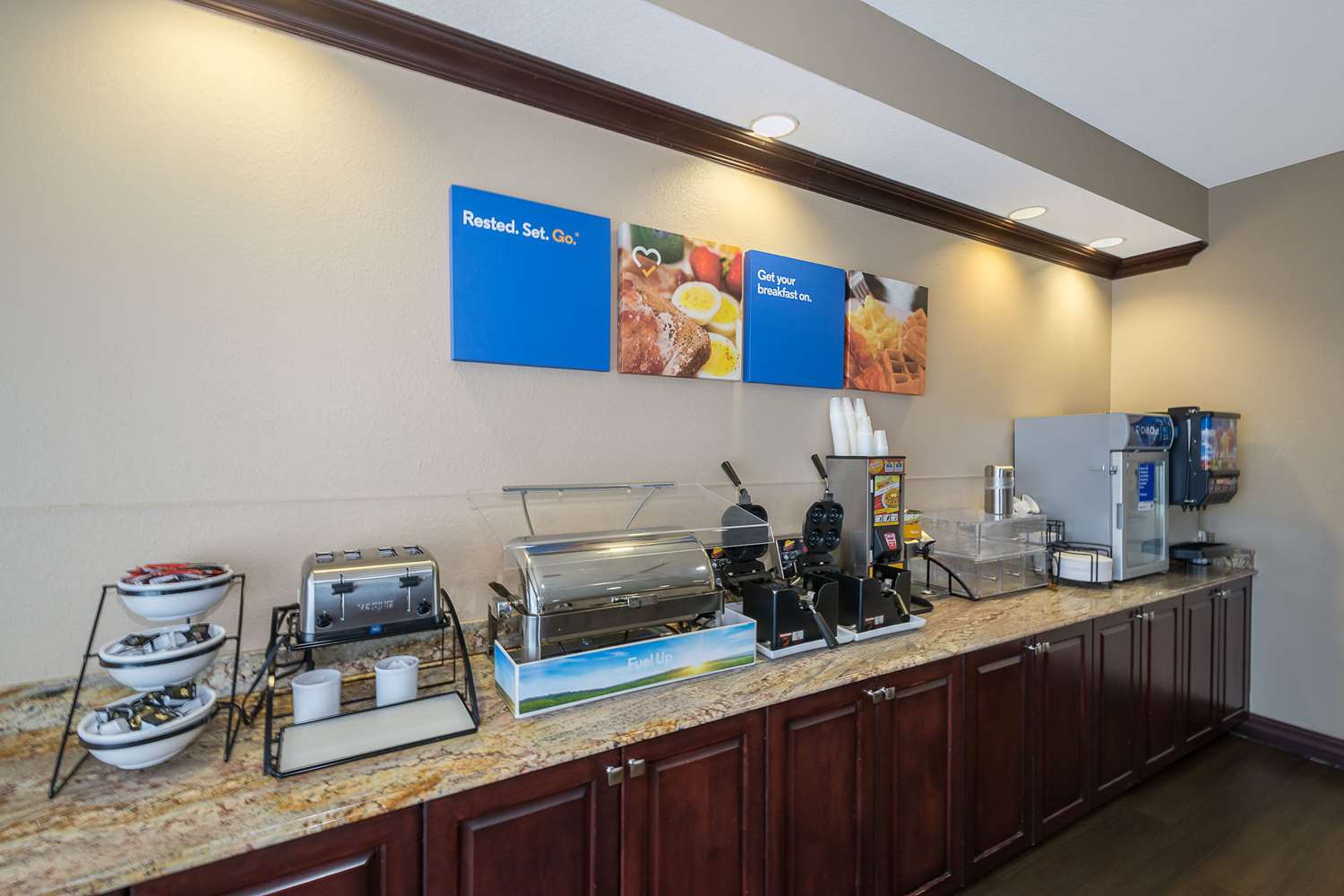 Comfort Inn & Suites Maingate South 9/19