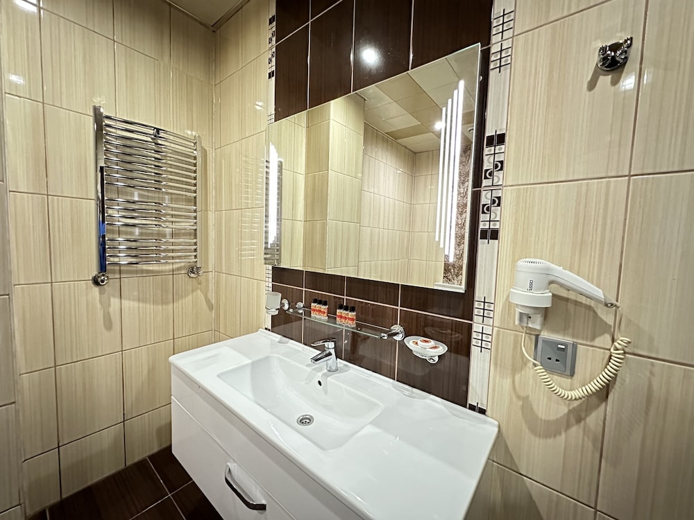 Modern Hotel Baku 51/55