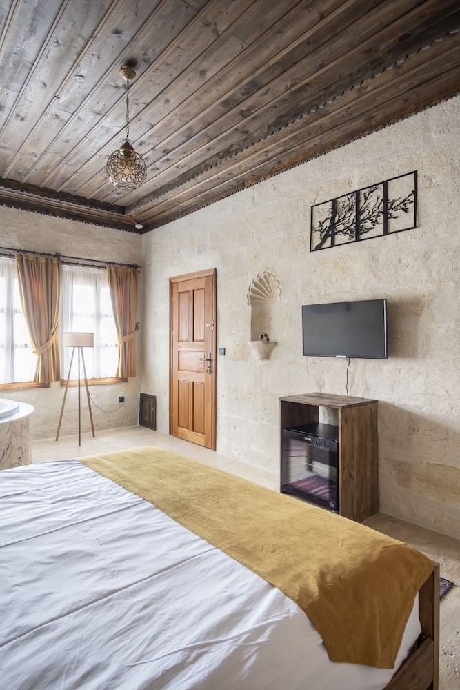 Uzay Cave Suites 4/50