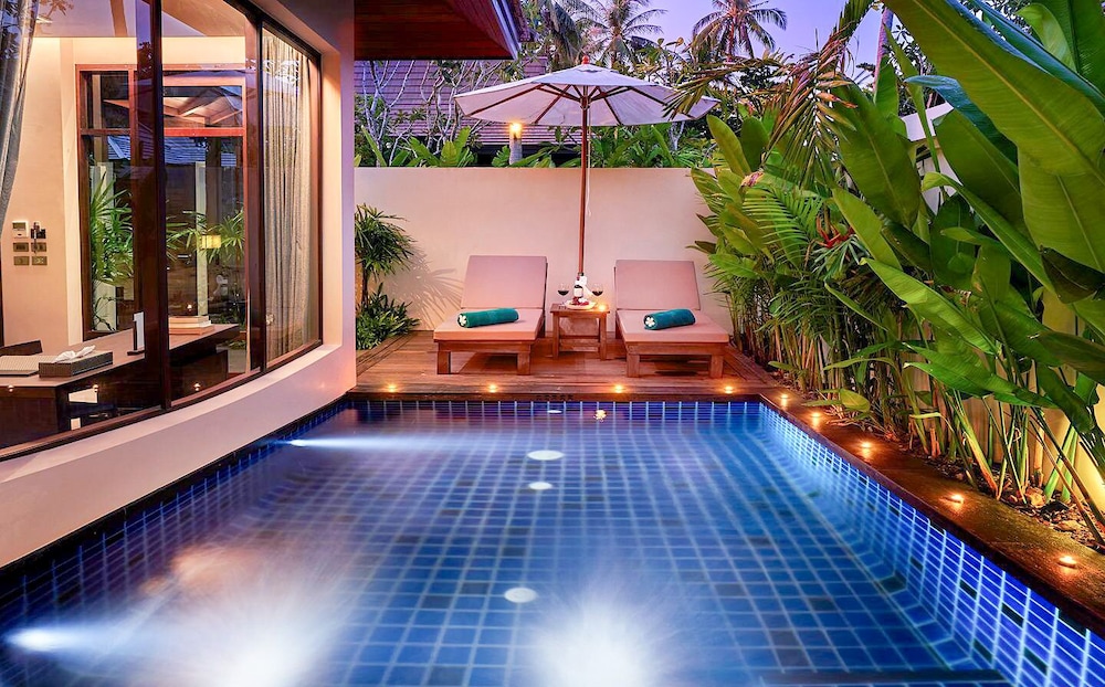 Khanom Beach Resort and Spa 10/68